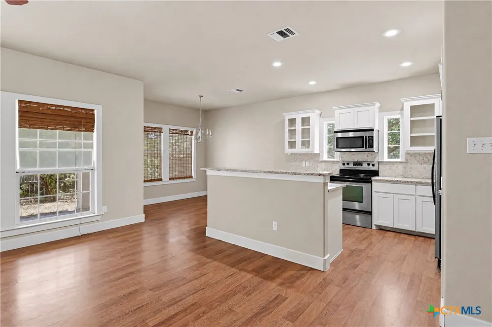1720 Nordberg Seguin, TX 78155