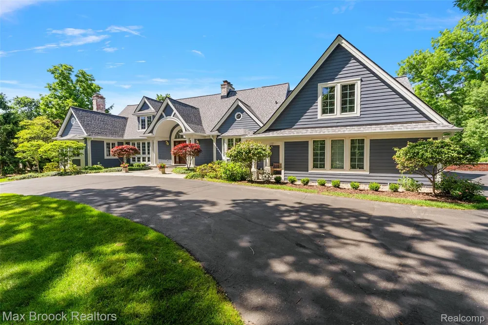 4875 Old Orchard Trail Orchard Lake Village City, MI 48324