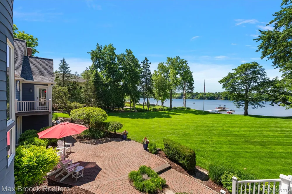 4875 Old Orchard Trail Orchard Lake Village City, MI 48324