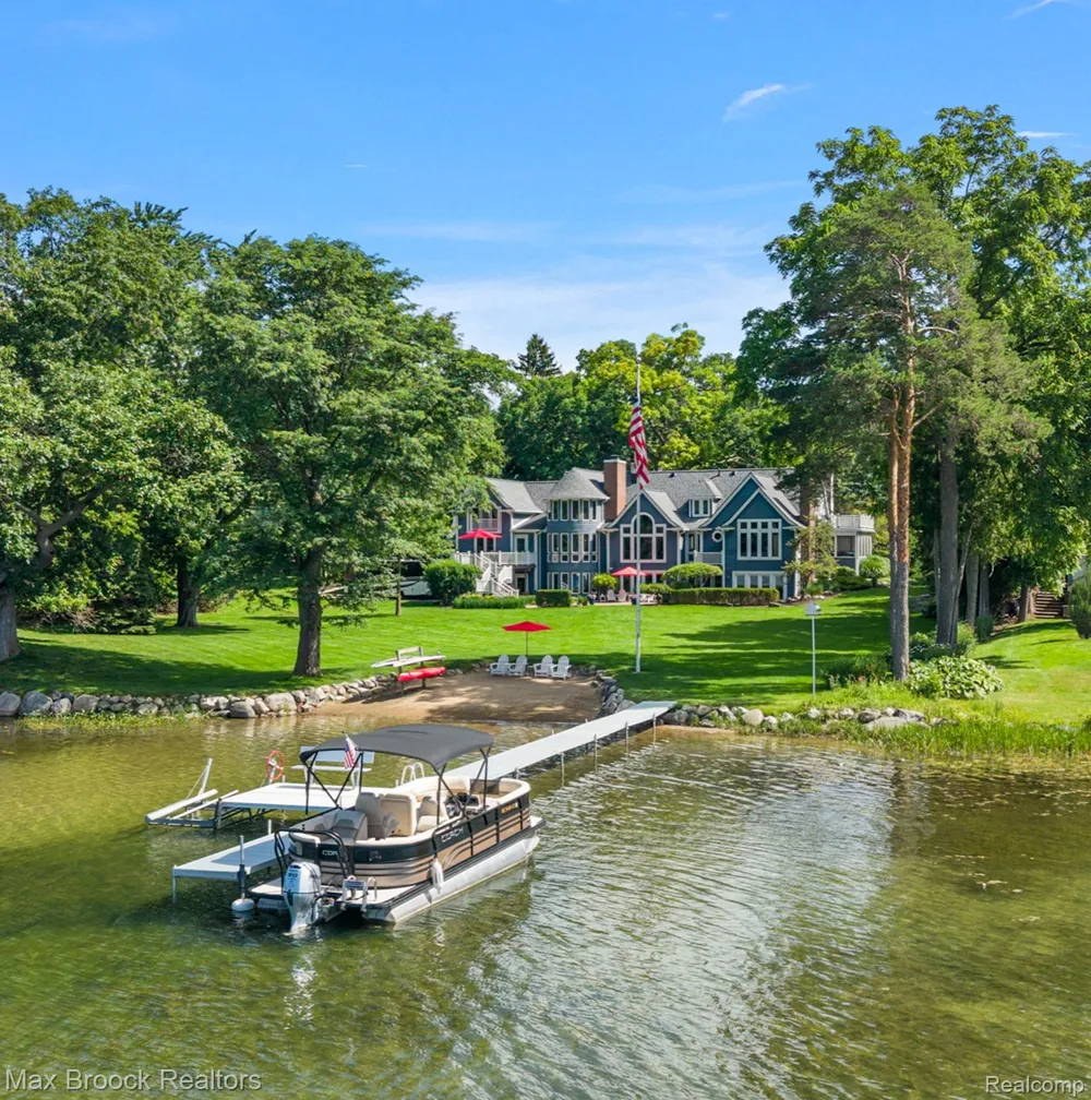 4875 Old Orchard Trail Orchard Lake Village City, MI 48324