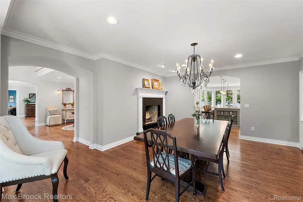 4875 Old Orchard Trail Orchard Lake Village City, MI 48324