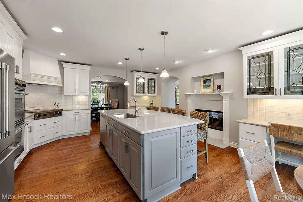 4875 Old Orchard Trail Orchard Lake Village City, MI 48324