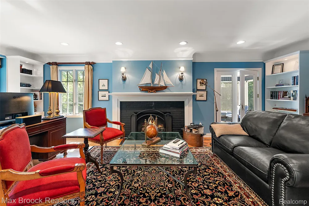 4875 Old Orchard Trail Orchard Lake Village City, MI 48324