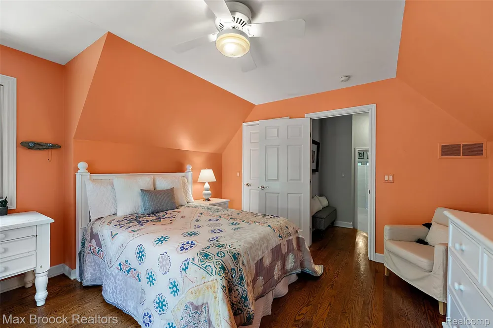 4875 Old Orchard Trail Orchard Lake Village City, MI 48324
