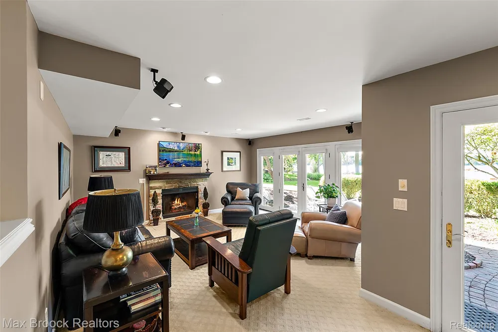 4875 Old Orchard Trail Orchard Lake Village City, MI 48324