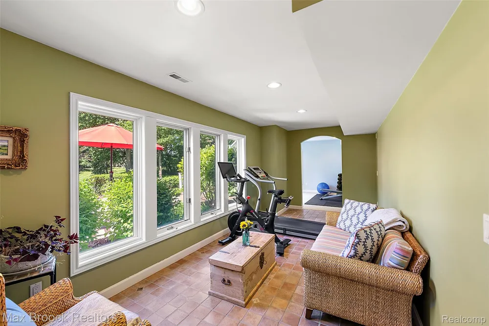 4875 Old Orchard Trail Orchard Lake Village City, MI 48324