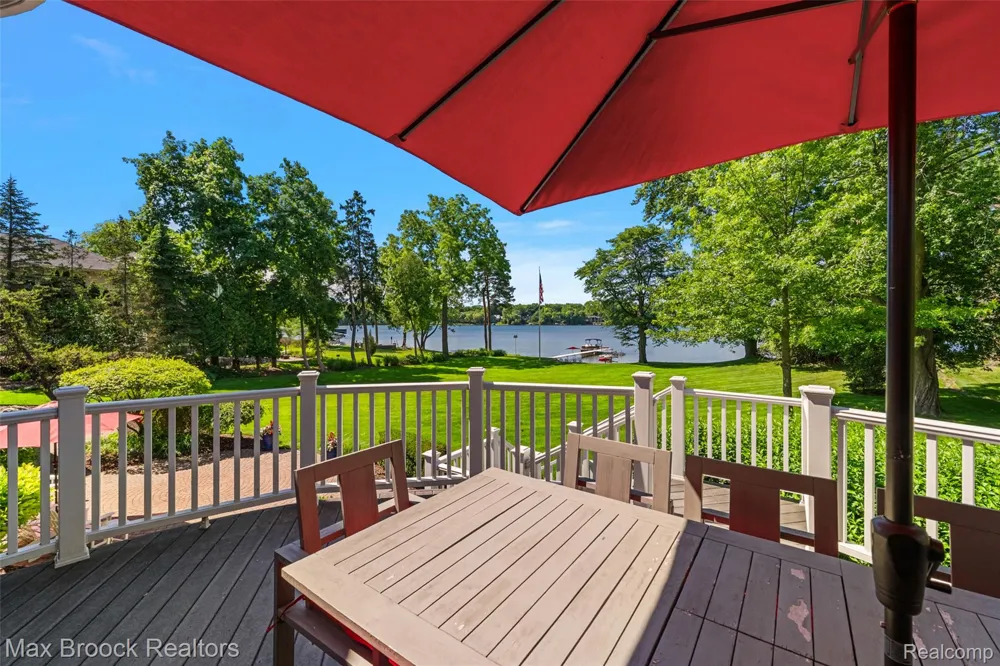 4875 Old Orchard Trail Orchard Lake Village City, MI 48324