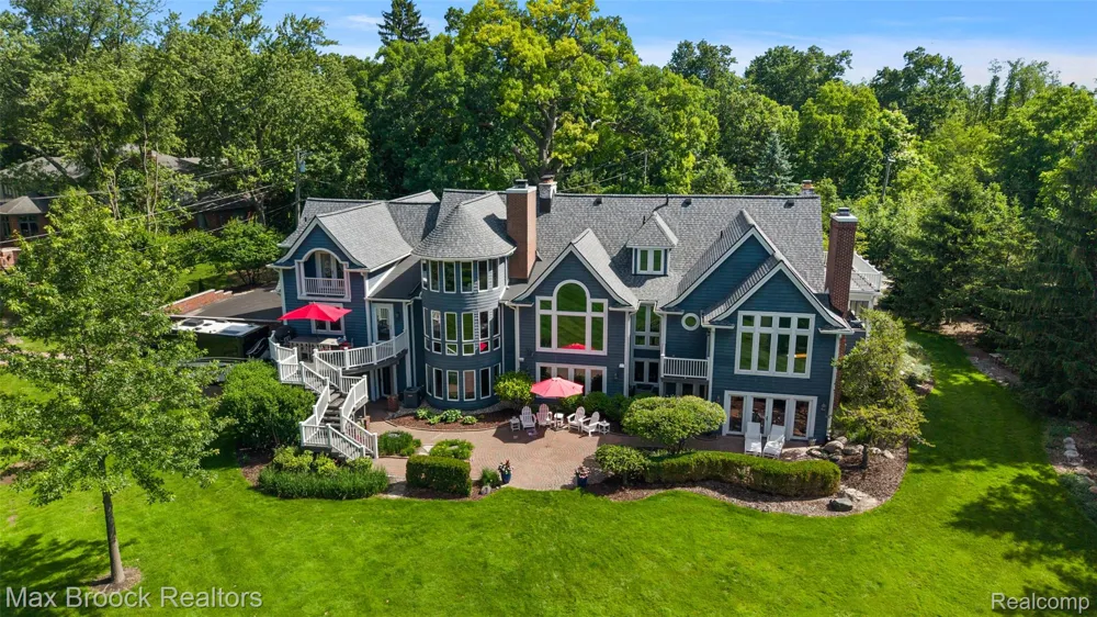 4875 Old Orchard Trail Orchard Lake Village City, MI 48324