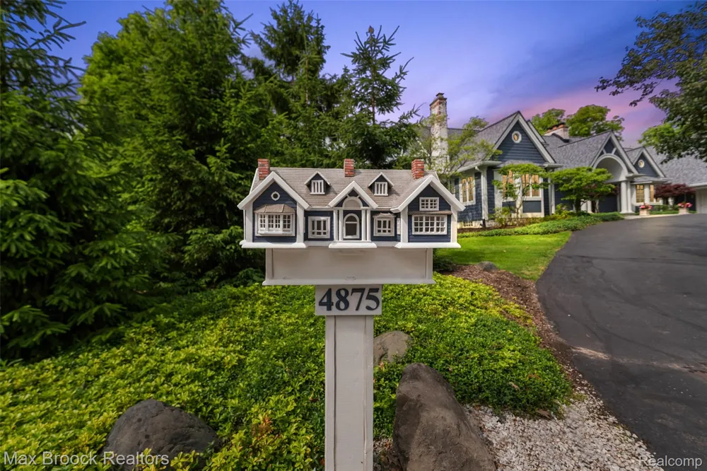 4875 Old Orchard Trail Orchard Lake Village City, MI 48324