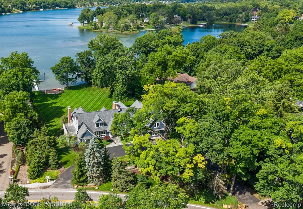 4875 Old Orchard Trail Orchard Lake Village City, MI 48324