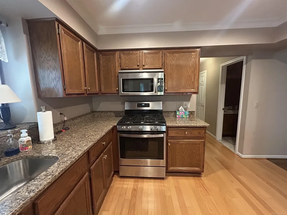 37515 Hanson Drive Sterling Heights City, MI 48310
