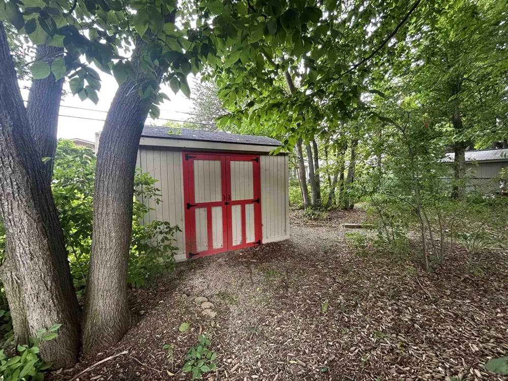 37515 Hanson Drive Sterling Heights City, MI 48310