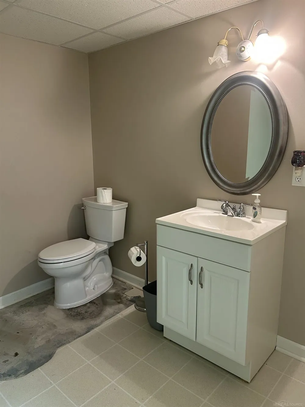 37515 Hanson Drive Sterling Heights City, MI 48310
