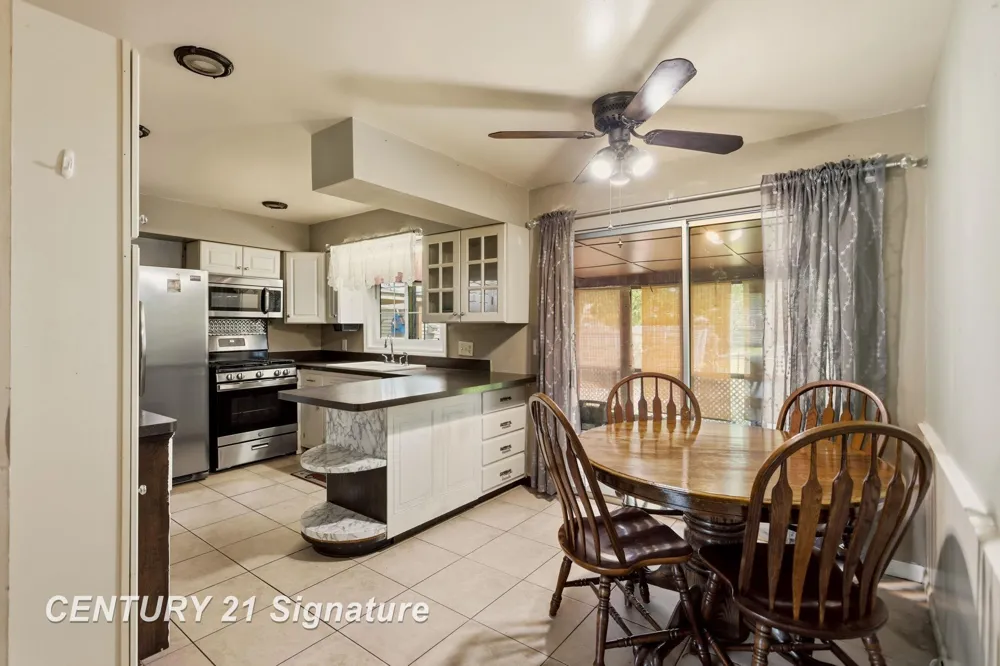 2684 Kuhlman Drive Saginaw Charter Township, MI 48603