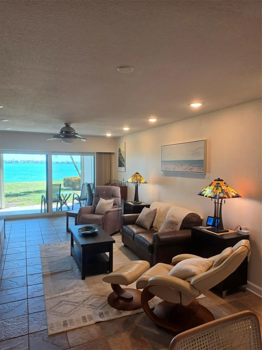 6295 BAHIA DEL MAR CIRCLE #111 St Petersburg, FL 33715