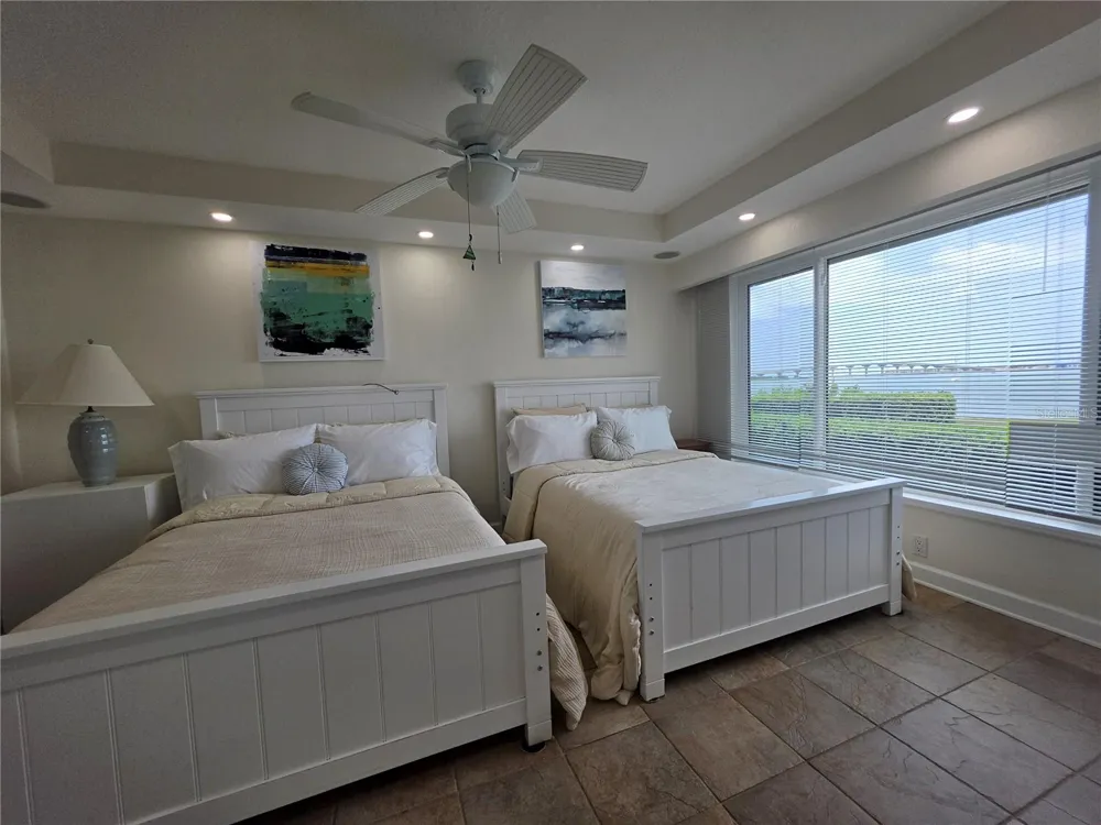 6295 BAHIA DEL MAR CIRCLE #111 St Petersburg, FL 33715