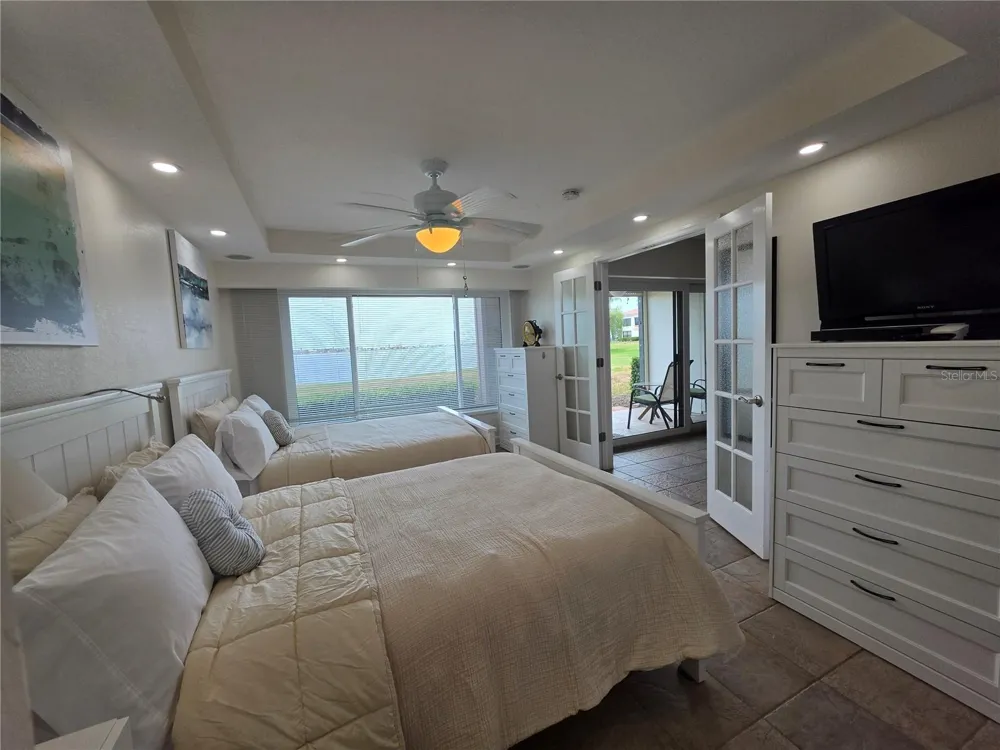 6295 BAHIA DEL MAR CIRCLE #111 St Petersburg, FL 33715