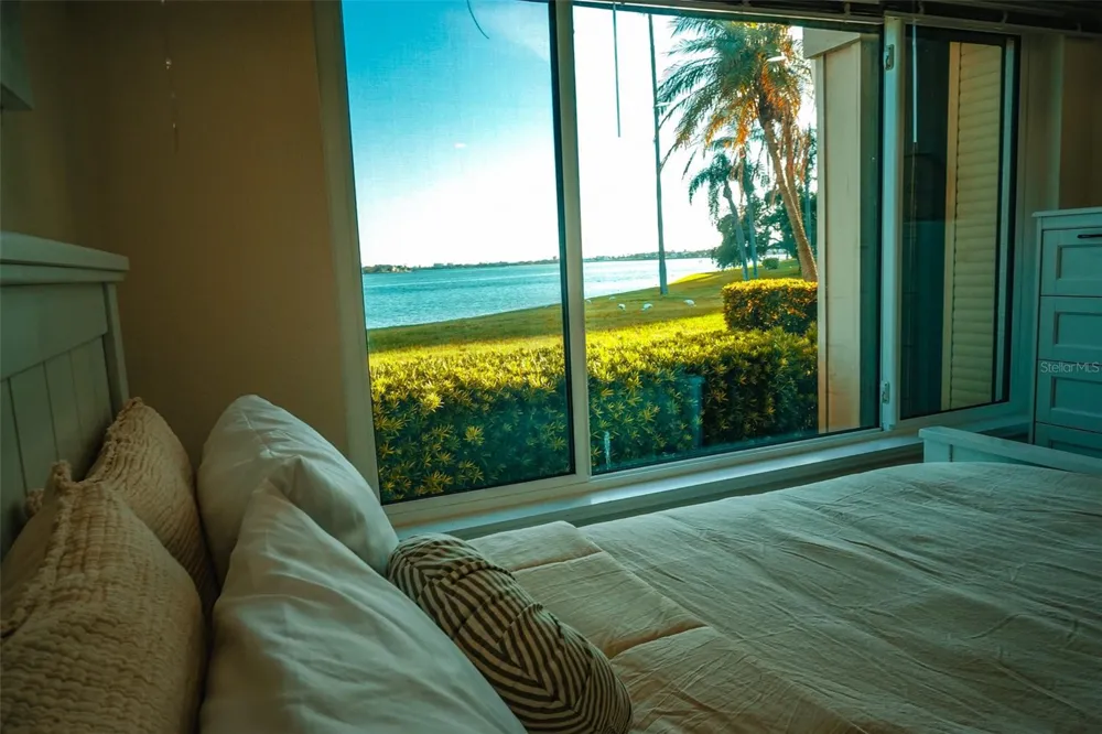 6295 BAHIA DEL MAR CIRCLE #111 St Petersburg, FL 33715