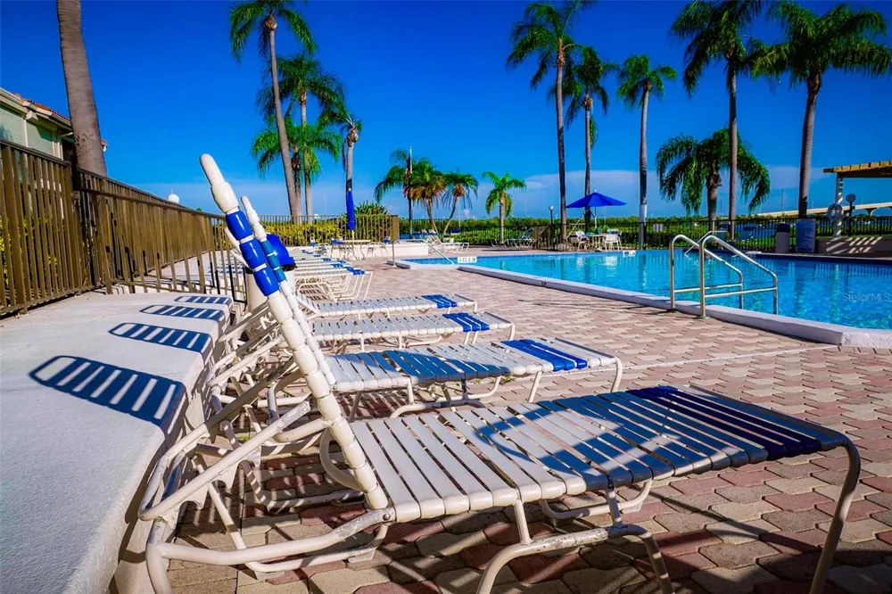 6295 BAHIA DEL MAR CIRCLE #111 St Petersburg, FL 33715