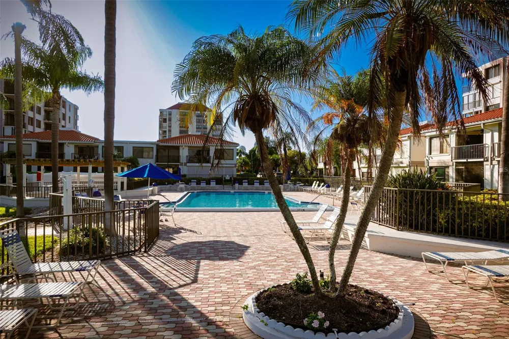 6295 BAHIA DEL MAR CIRCLE #111 St Petersburg, FL 33715