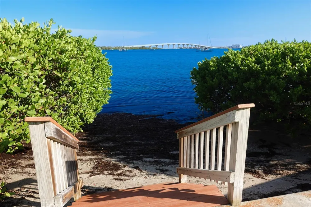6295 BAHIA DEL MAR CIRCLE #111 St Petersburg, FL 33715