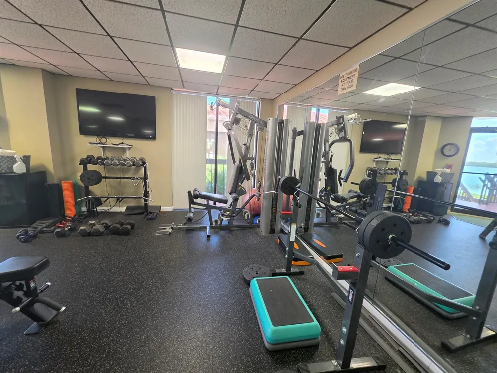 6295 BAHIA DEL MAR CIRCLE #111 St Petersburg, FL 33715