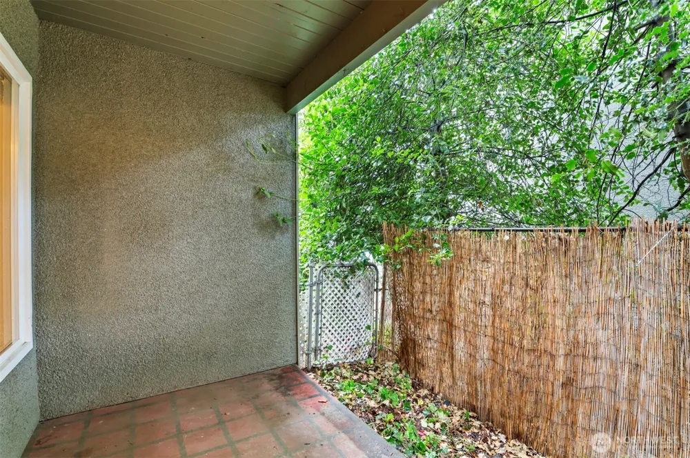 236 S 152nd Street #A104 Burien, WA 98148