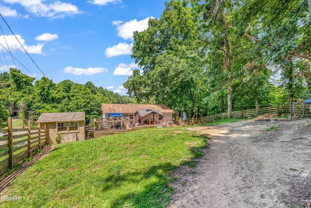 131 Delozier Lane Rockwood, TN 37854