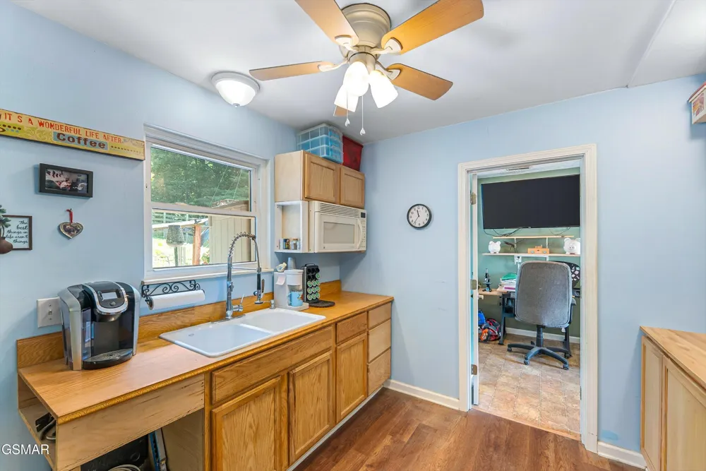 131 Delozier Lane Rockwood, TN 37854