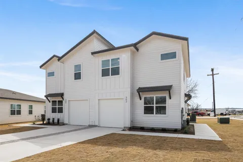 302 E 19.5 STREET #302