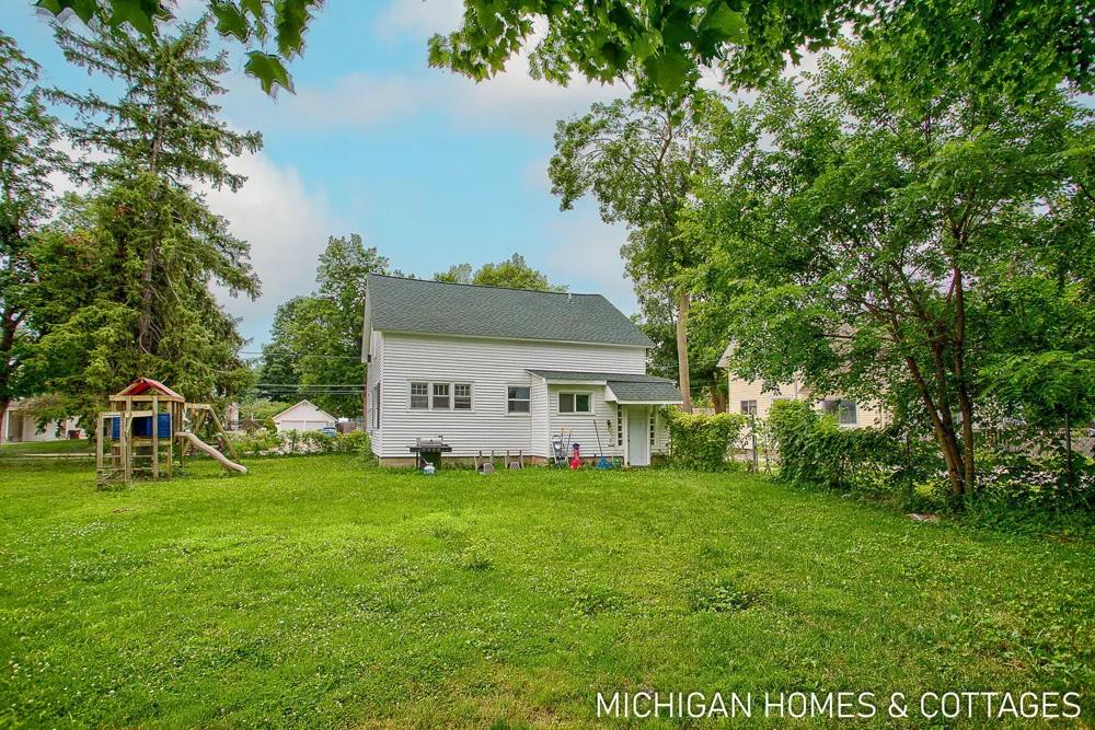 752 Jordan Lake Avenue Lake Odessa, MI 48849