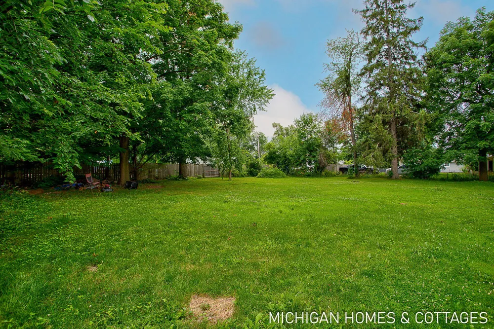 752 Jordan Lake Avenue Lake Odessa, MI 48849