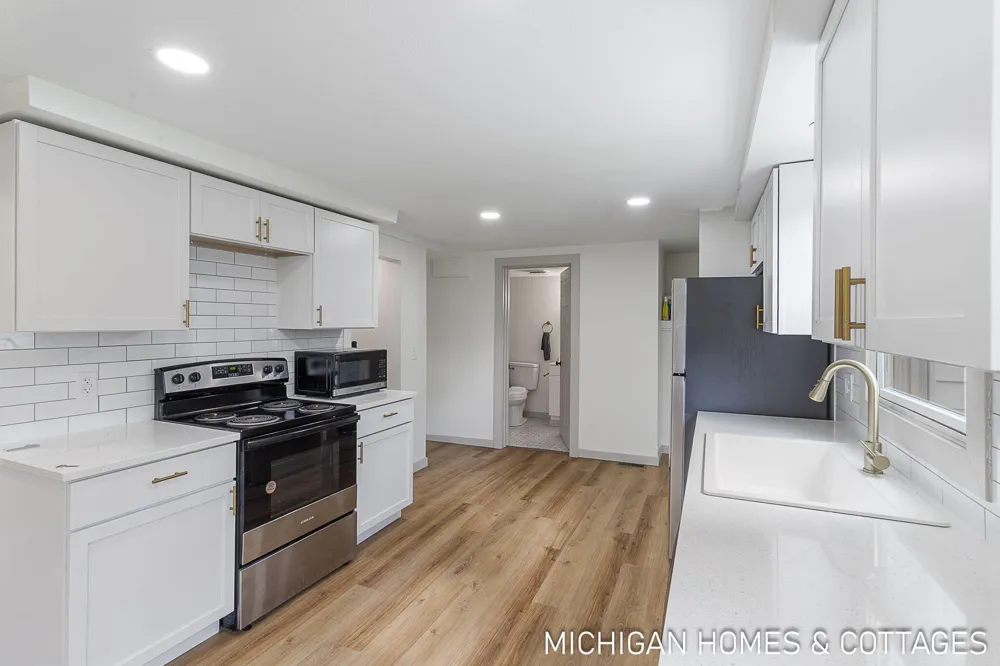 752 Jordan Lake Avenue Lake Odessa, MI 48849
