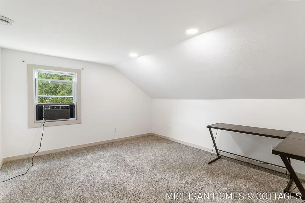 752 Jordan Lake Avenue Lake Odessa, MI 48849