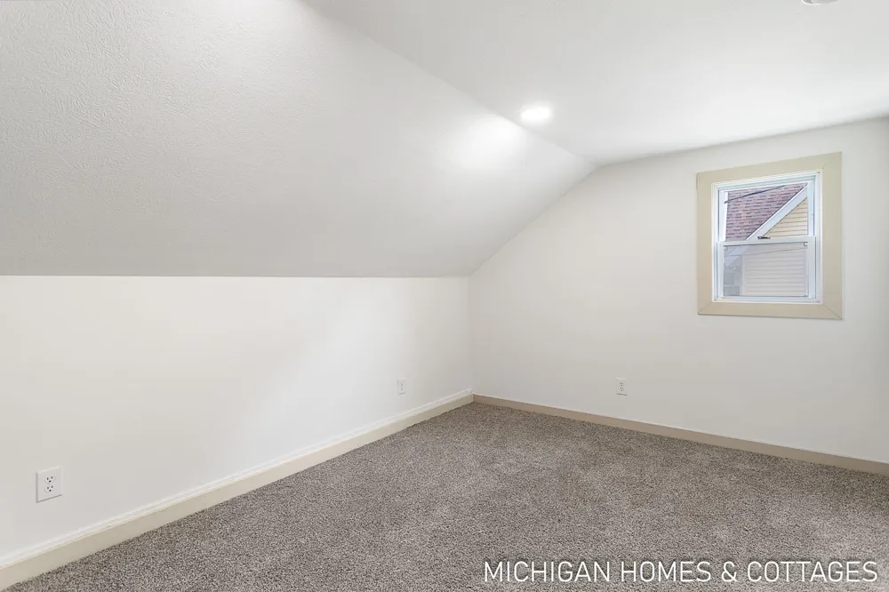 752 Jordan Lake Avenue Lake Odessa, MI 48849