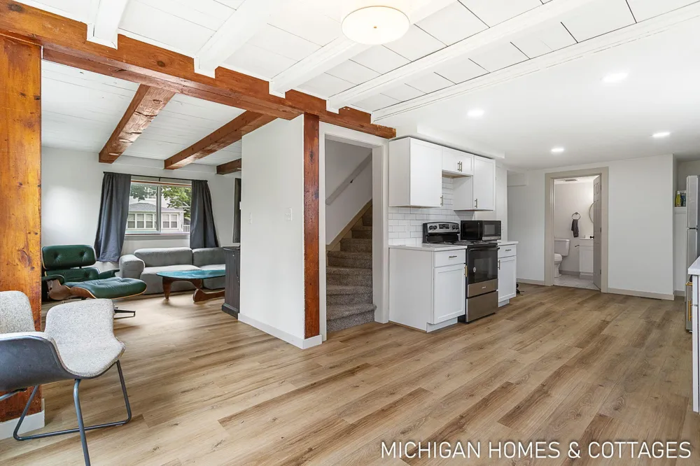 752 Jordan Lake Avenue Lake Odessa, MI 48849