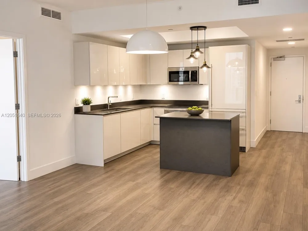 1010 Brickell Ave #3309 Miami, FL 33131