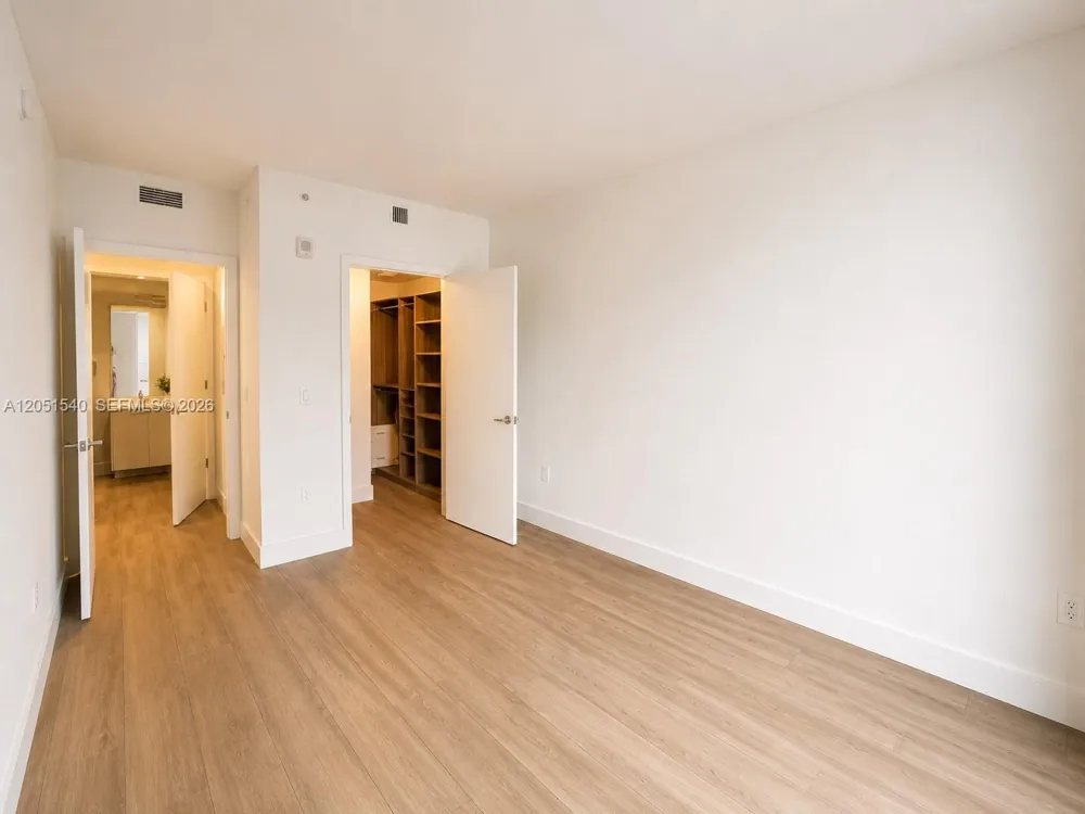 1010 Brickell Ave #3309 Miami, FL 33131