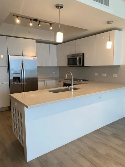999 SW 1 AVE #3209