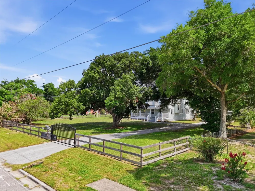 545 E HAINES BOULEVARD Lake Alfred, FL 33850