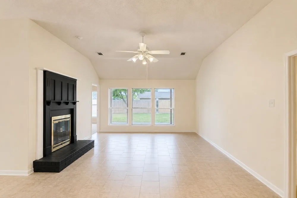 2737 Windswept Lane Mesquite, TX 75181