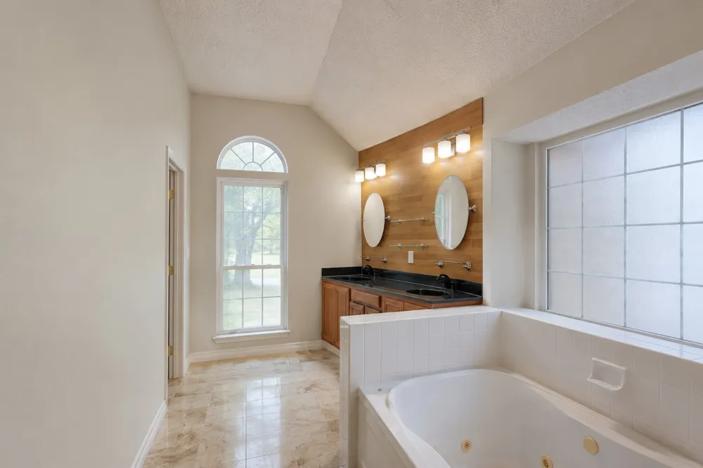 2737 Windswept Lane Mesquite, TX 75181