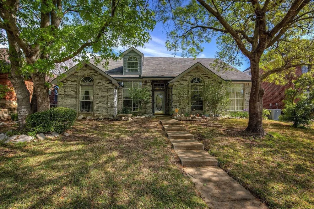 2737 Windswept Lane Mesquite, TX 75181