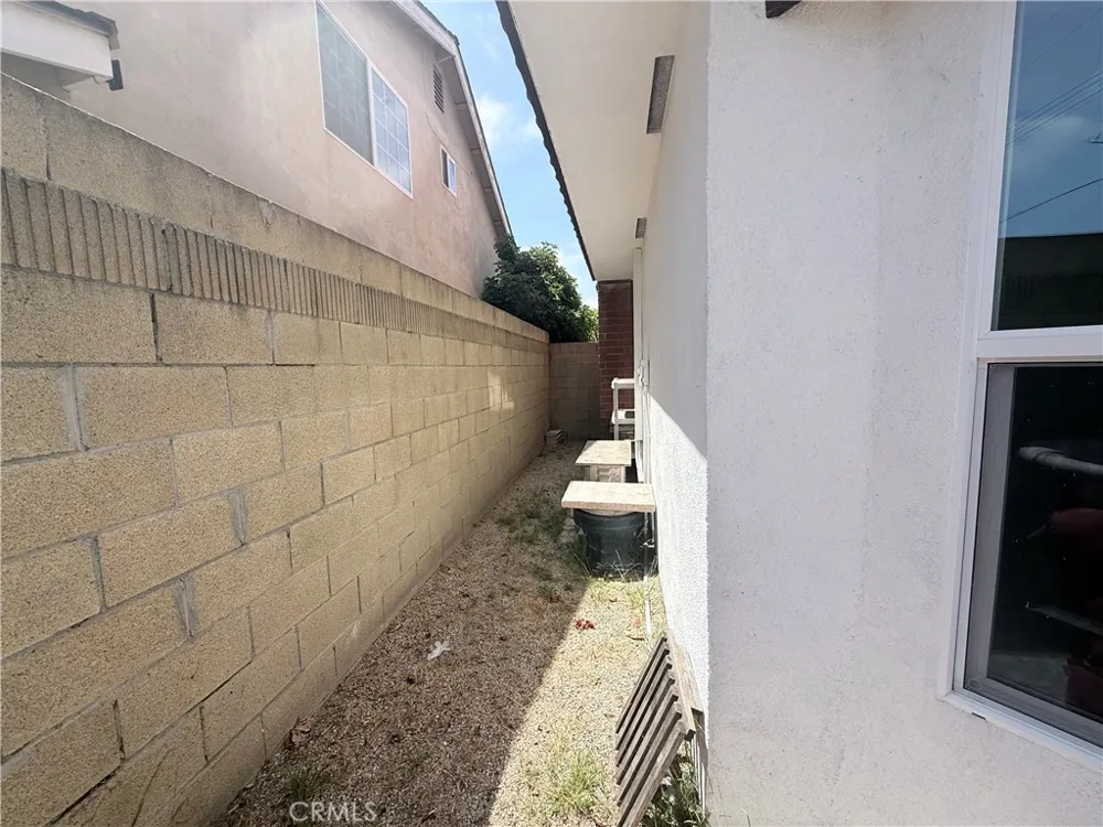 11335 Carob Fountain Valley, CA 92708