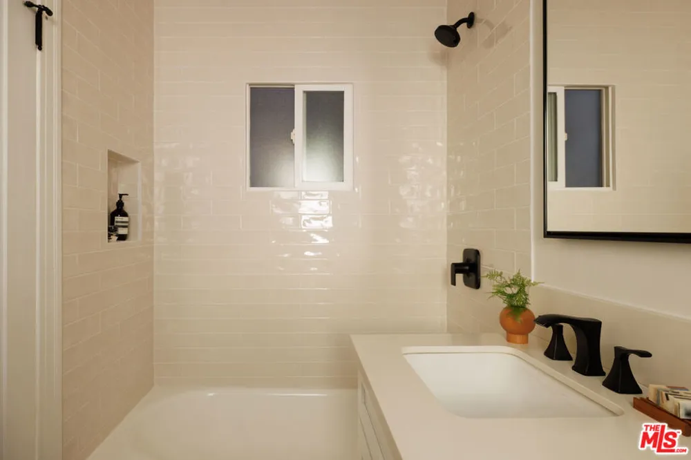 119 Rosemont Avenue Los Angeles, CA 90026