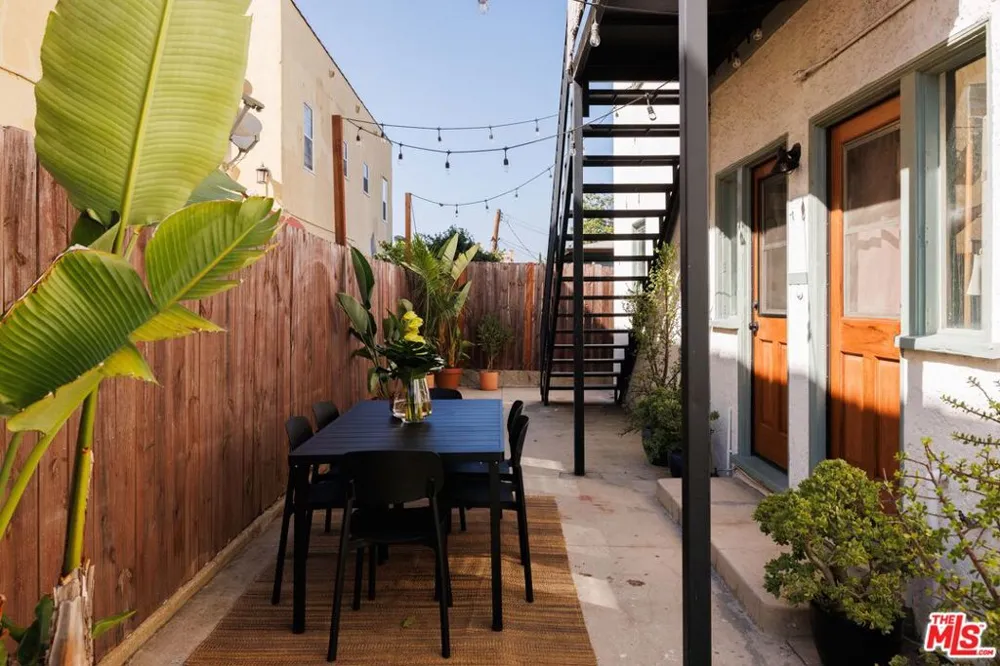 119 Rosemont Avenue Los Angeles, CA 90026