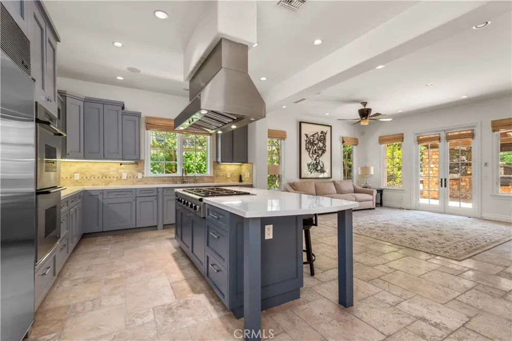 25561 PRADO DE LAS BELLOTAS Calabasas, CA 91302