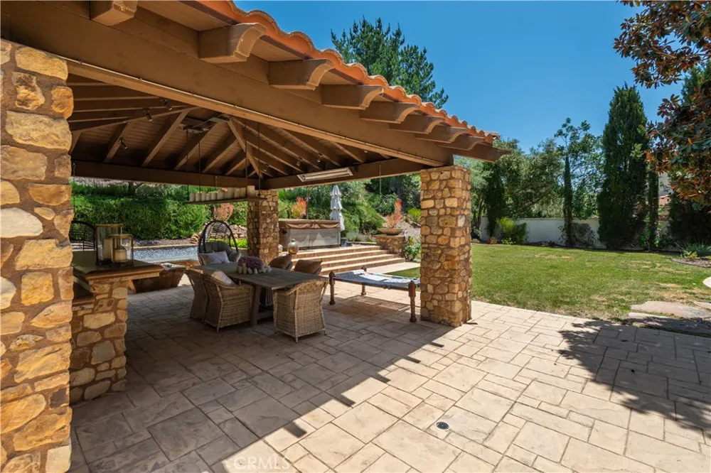 25561 PRADO DE LAS BELLOTAS Calabasas, CA 91302