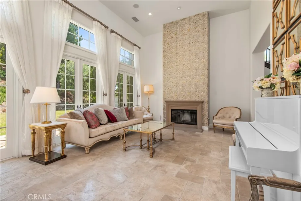 25561 PRADO DE LAS BELLOTAS Calabasas, CA 91302