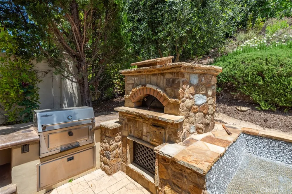 25561 PRADO DE LAS BELLOTAS Calabasas, CA 91302